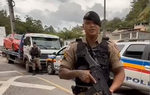 Vídeo: Polícia Militar apreende veículo clonado em Santos Dumont; duas pessoas são detidas